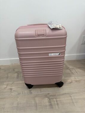 BEIS THE CARRY-ON ROLLER IN ATLAS PINK